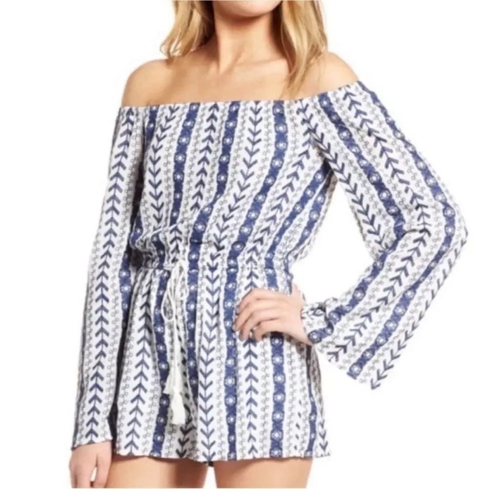 New with tag Cupcakes and Cashmere
Armani Romper Size Extra Small